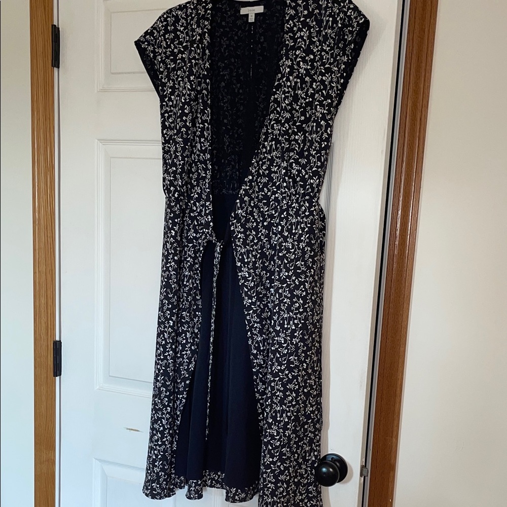 Joie Navy and White Floral Open-Front Blouse
